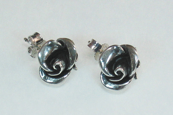 Ohrstecker Rose oxidiert